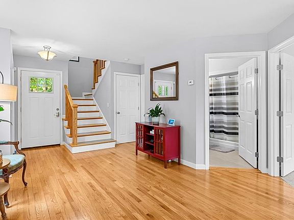 5th image of 63 Hammond St