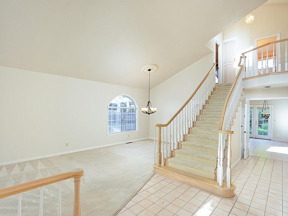 5th image of 440 Fountain Way