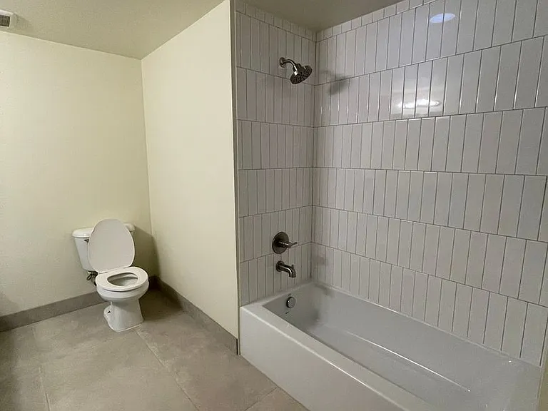 The Lofts at New Amsterdam — Photo 16