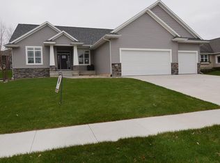 6325 Ushers Ridge Dr NE, Cedar Rapids, IA 52411