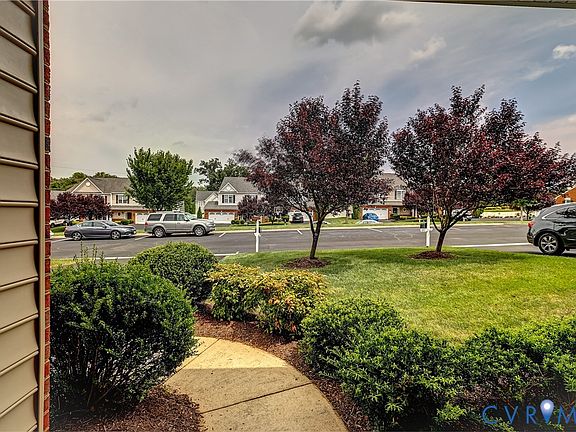 3rd image of 10207 Waxcomb Pl