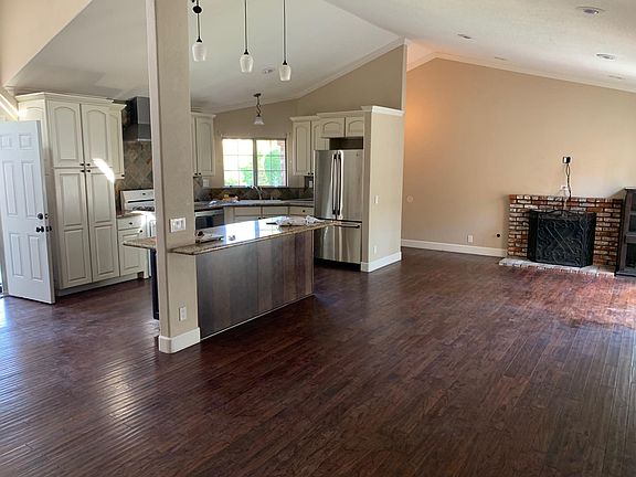 3rd image of 8466 E Amberwood St
