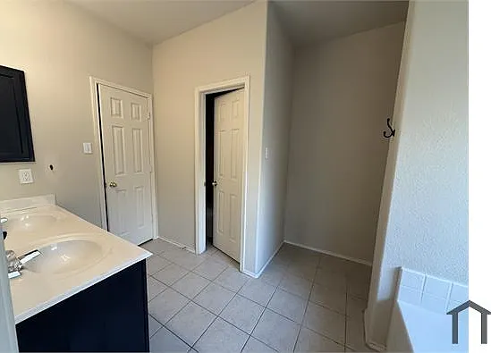 3700 Verde Dr — Photo 7