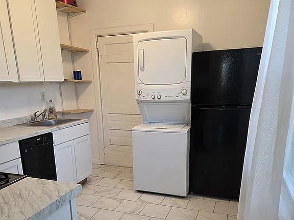 3rd image of 9405 Navarre St #2