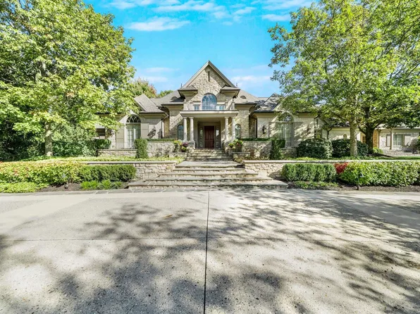 3352 Topsfield Rd, South Bend, IN 46614