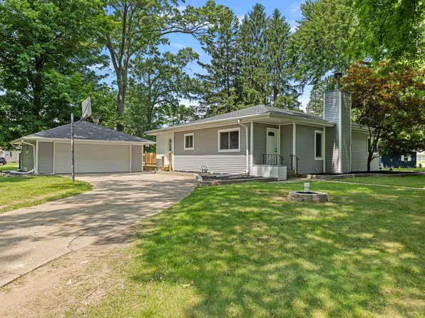 213 Cardinal Dr, Trail Creek, IN 46360