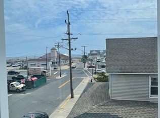 4 Center St APT 3, Rumson, NJ 07760