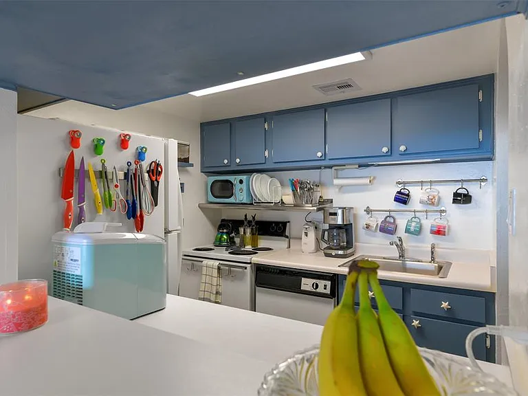 7310 Seawall Blvd #208 — Photo 10