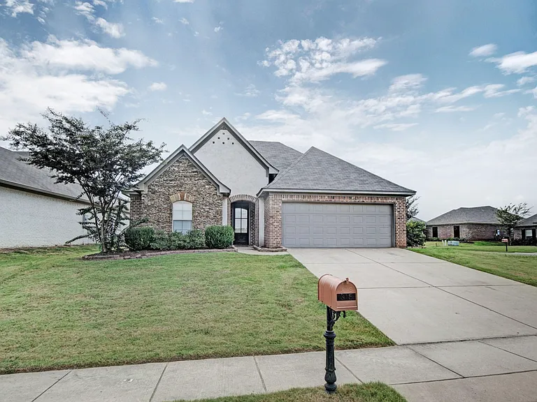 315 Ridge Pointe Dr — Photo 1
