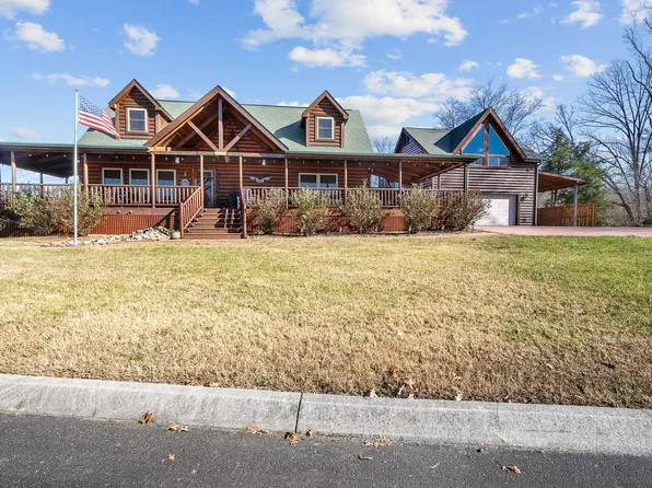 867 Blue Herring Way, Sevierville, TN 37876