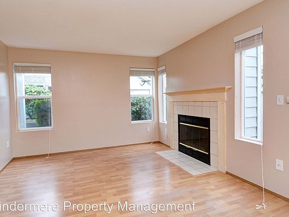 4th image of 5006 168th St SW APT A