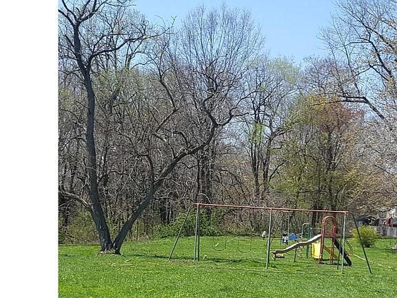 5th image of 209 Park Dr