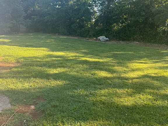5th image of 414 Gary Ave