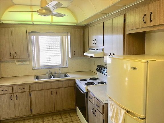 5th image of 161 NE 10th Avenue #1B