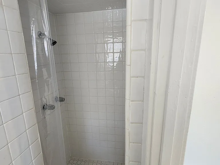 211 N Park St — Photo 16