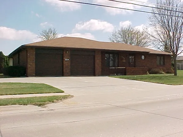 1204 N 19th St, Beatrice, NE 68310