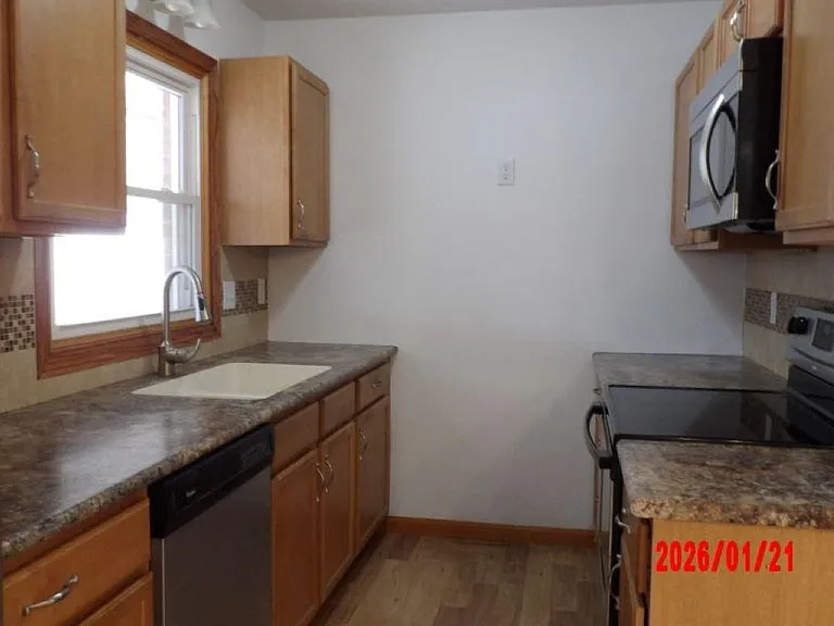 914 Cedarberry Rd — Photo 5
