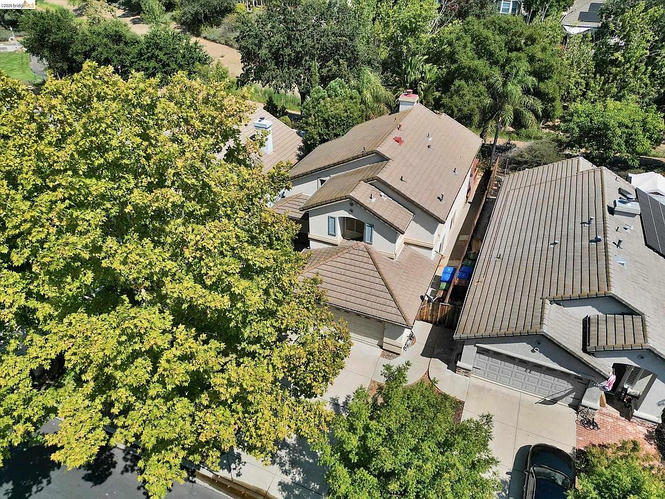 1st image of 550 Apple Hill Dr