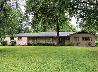 607 N Carbon St, Girard, KS 66743