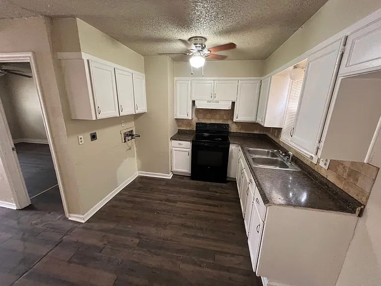 1730 E Dartmouth St — Photo 3