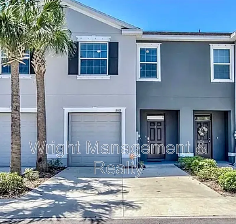 3 bed, 2.5 bath, 1707 sqft, $2,200 — Photo 1