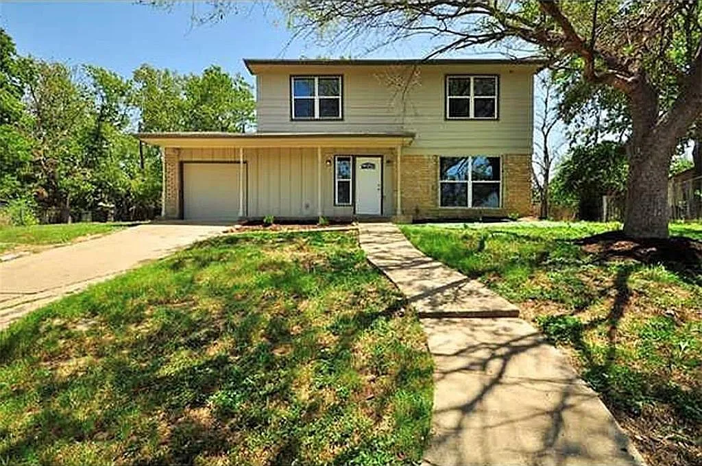 3 bed, 2.5 bath, 1716 sqft, $2,500 — Photo 1