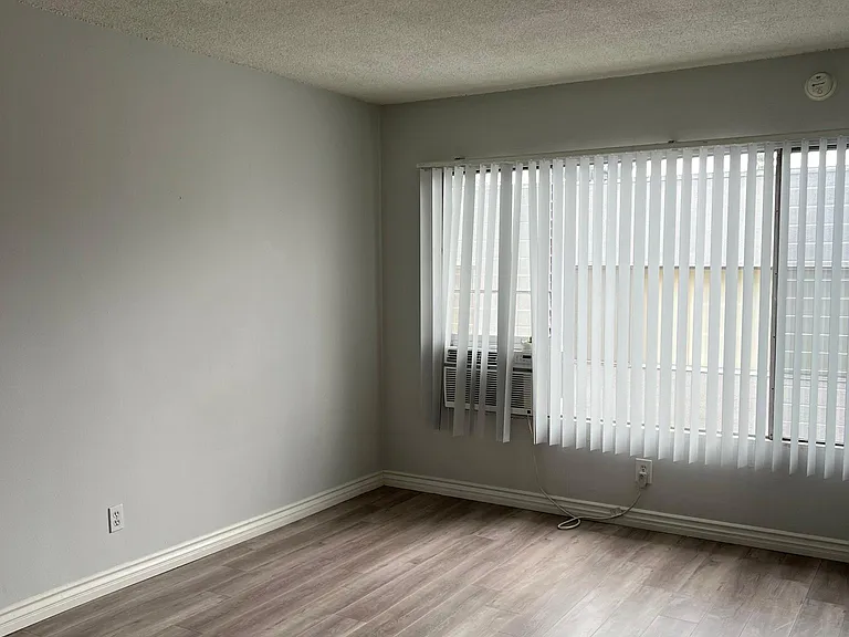 1035 N Edinburgh Ave #11B — Photo 13