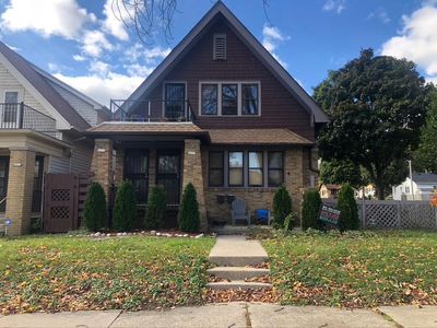 2375 N 56th St, Milwaukee, WI, 53210