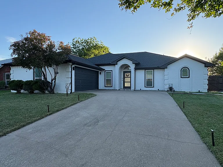 417 Hardwicke Ln — Photo 9