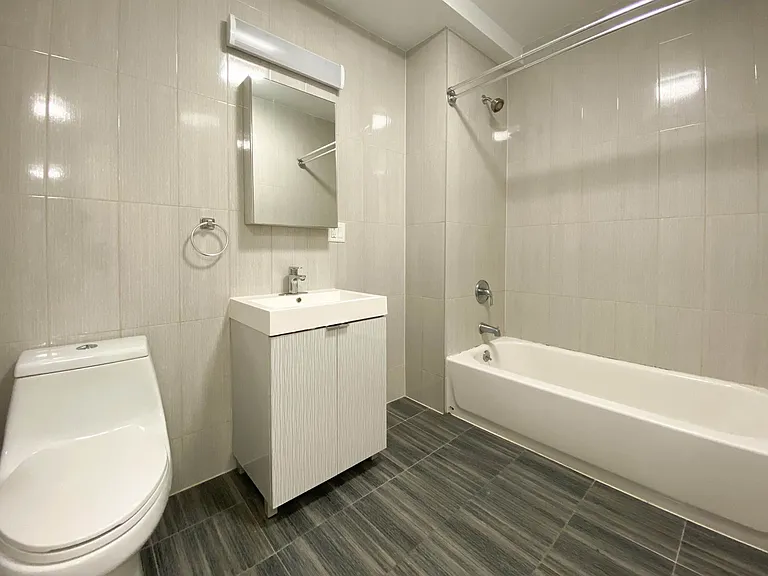 571 E 19th St #2C — Photo 9