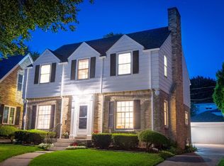 2616 N 83rd St, Wauwatosa, WI 53213