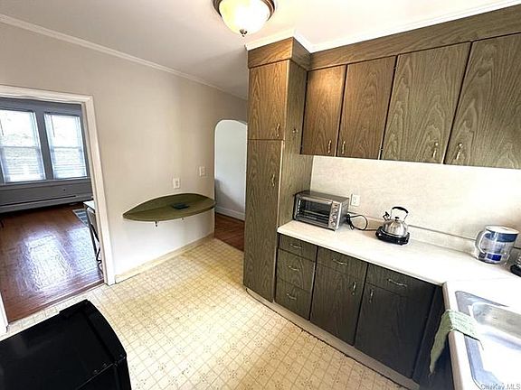 5th image of 457 Main St Unit 201