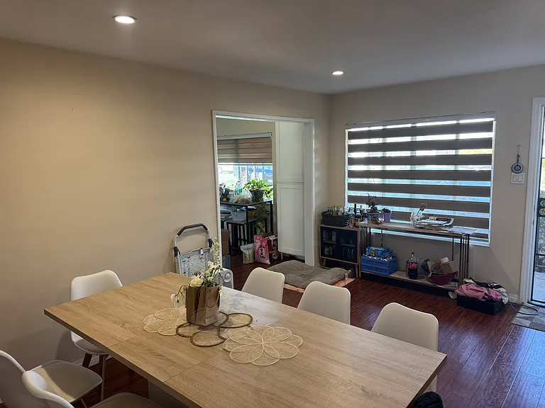 17011 S Berendo Ave — Photo 5
