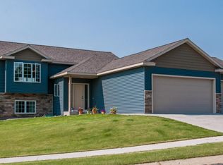 6245 Hillsboro Dr NW, Rochester, MN 55901