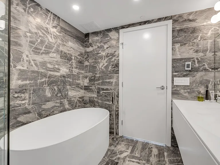 1480 Howe St #5X05 — Photo 13