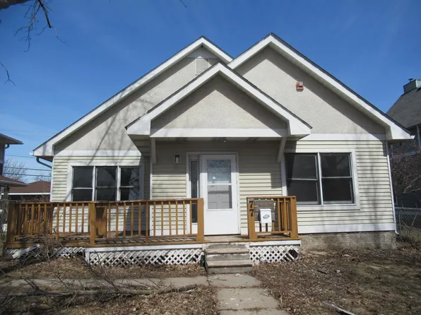 77 Sycamore St W, Saint Paul, MN 55117