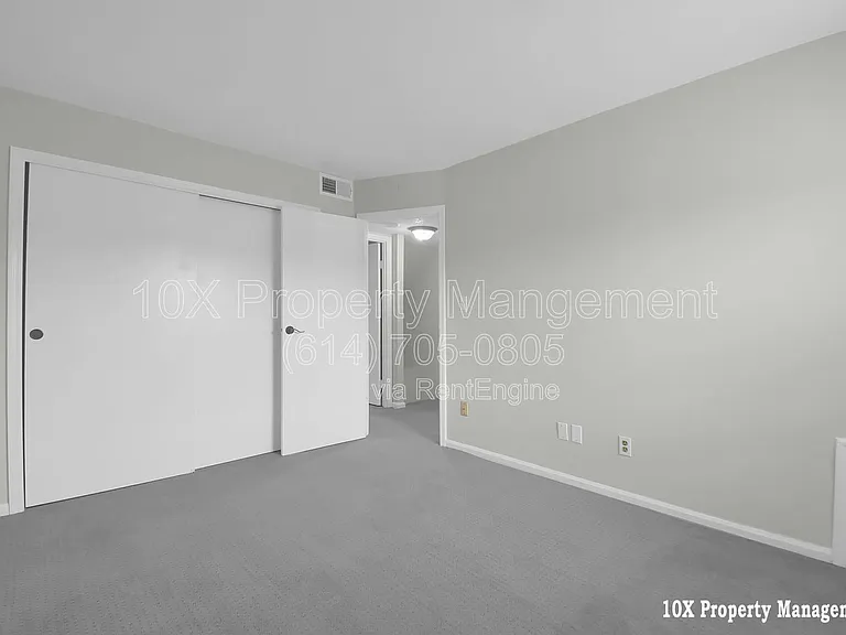 911 Manor Ln #C — Photo 18