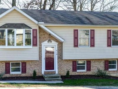 516 Saint Charles St, Elkton, MD, 21921