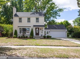 549 Hawthorne Rd, Grosse Pointe Woods, MI 48236
