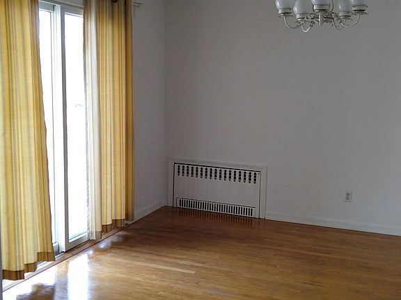 Dining Room / Balcony