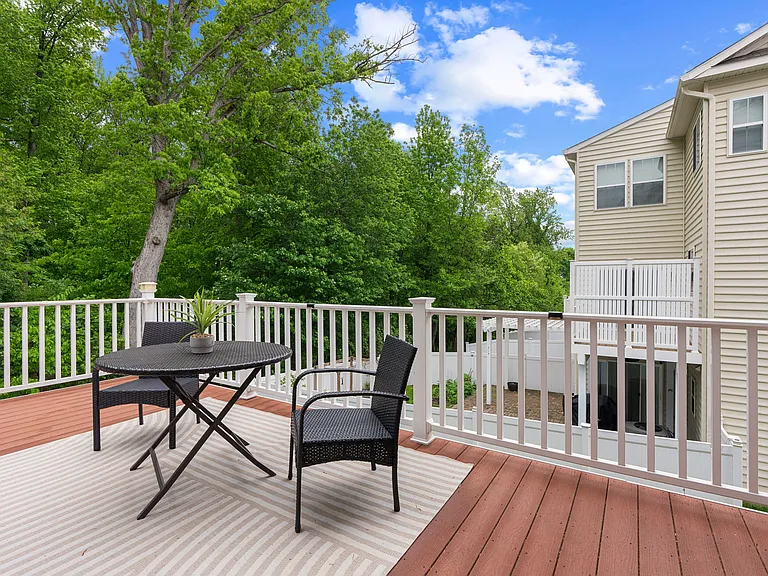 232 Mohegan Dr — Photo 30