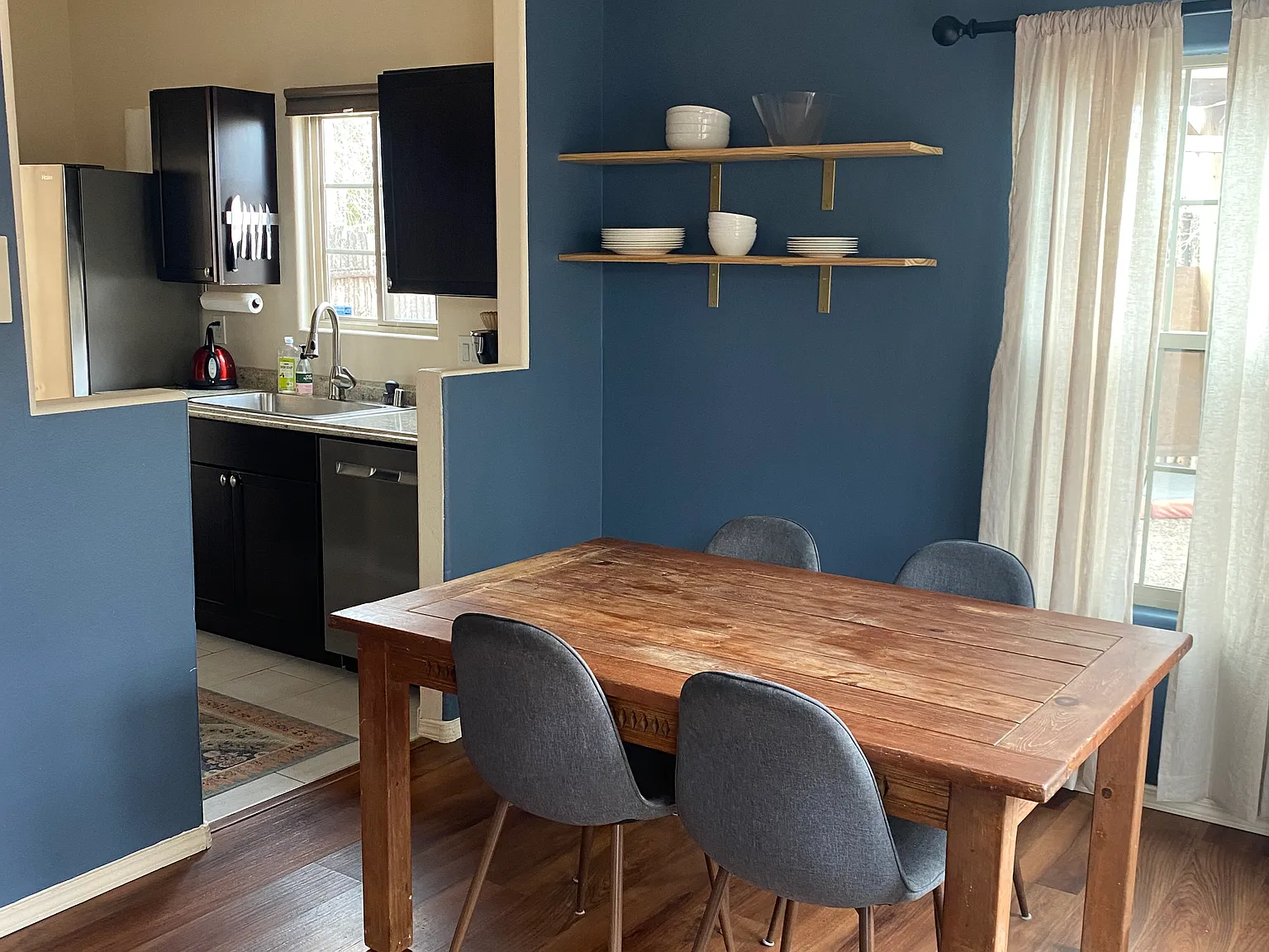 3 bed, 1280 sqft, $2,700 — Photo 4
