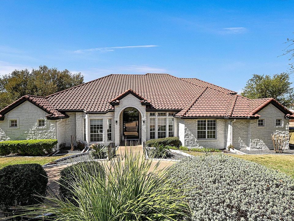 1st image of 32 Wingreen Loop