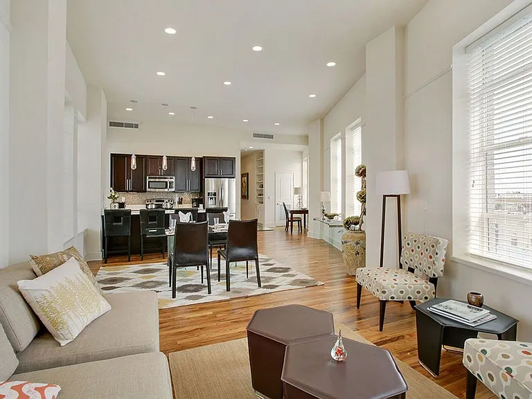 The Howard Luxury Apartments — Photo 63