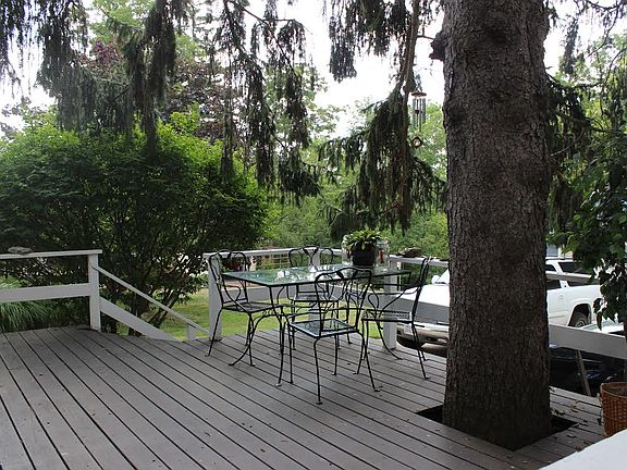 3rd image of 6906 Daisy Ave