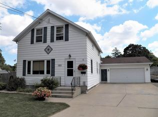 1015 Bellevue St, Green Bay, WI 54302