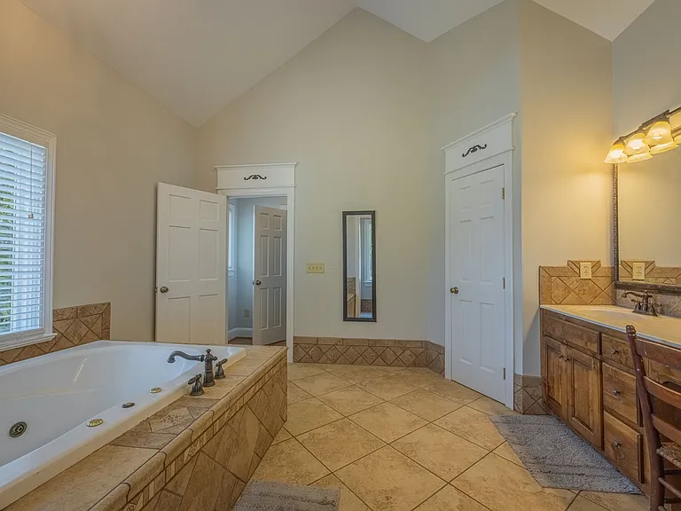 4060 Macon Hwy — Photo 30