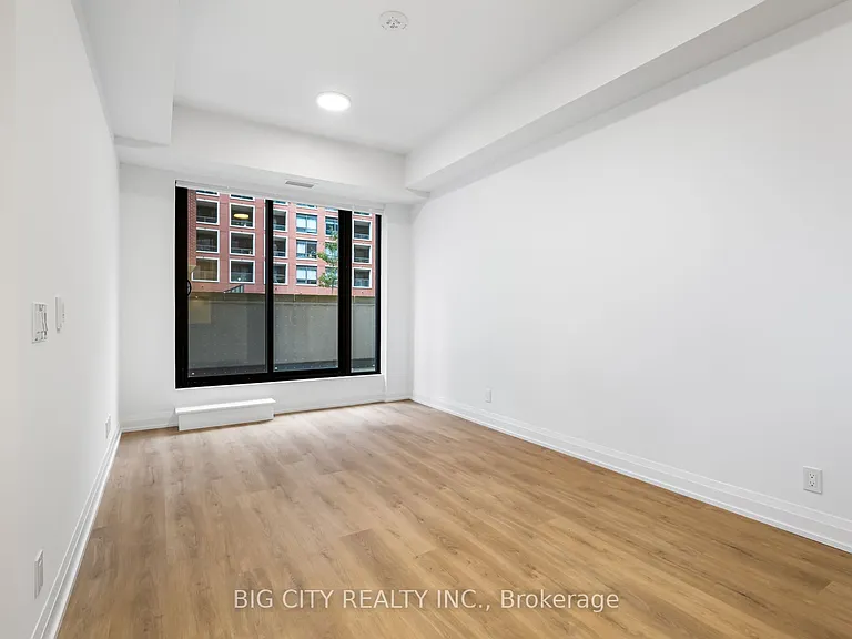 36 Brentcliffe Rd #201 — Photo 4