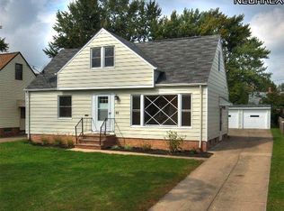 85 Flora Dr, Bedford, OH