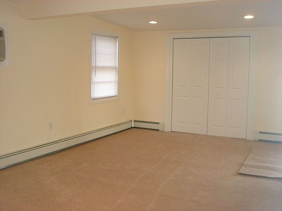 3rd image of 109 Harvest Ln
